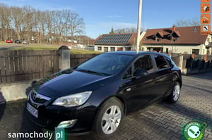 Opel Astra Hatchback 2011