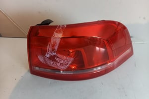 VW PASSAT B7 KOMBI LAMPA PRAWA TYŁ 3AF945309