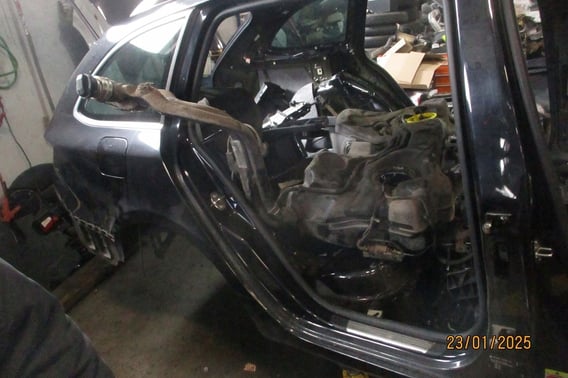 SKODA SUPERB II KOMBI BŁOTNIK TYŁ PRAWY ĆWIARTKA PRZÓD P/L LF9R/8E8E