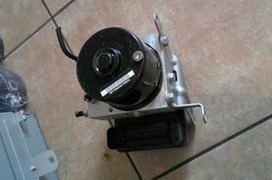 BMW 3 E90 E91 POMPA ABS 6771486