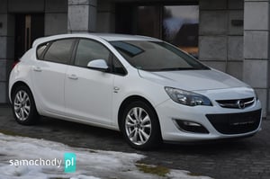 Opel Astra Hatchback 2013