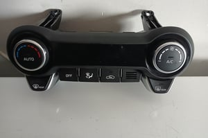 KIA STONIC I PANEL NAWIEWU I KLIMATYZACJI 97250-H8250