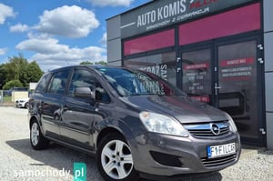 Opel Zafira Minivan 2011