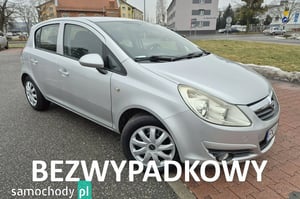 Opel Corsa Sedan 2011