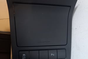 VW GOLF VI SCHOWEK ŚRODKOWY POPIELNICZKA 5K0563475A