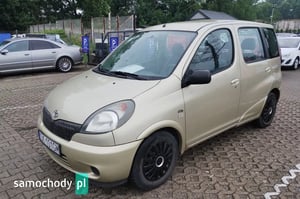 Toyota Yaris Verso Minivan 2002