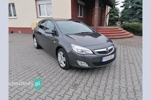 Opel Astra Hatchback 2012