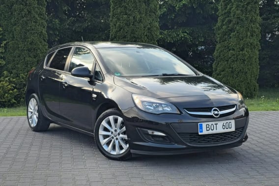 Opel Astra Hatchback 2013