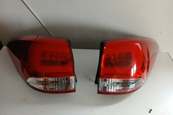 KIA CARENS IV LAMPA TYŁ PRAWA 92402-A4110 EUROPA