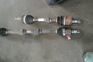 KIA CARENS IV 1,7CRDI PÓŁOŚ PRAWA/LEWA 6611