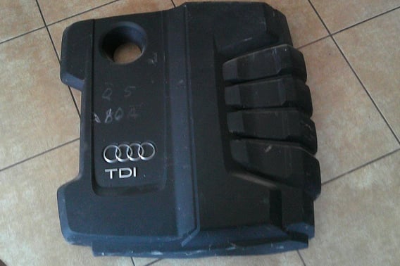 AUDI Q5 80A 2,0TDI POKRYWA GÓRNA SILNIKA