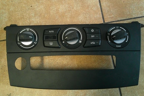 BMW E87 E90 PANEL NAWIEWU KLIMATYZACJI 9155641-01