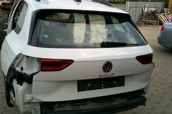 VW GOLF VIII KOMBI KLAPA BAGAŻNIKA TYŁ LC9A