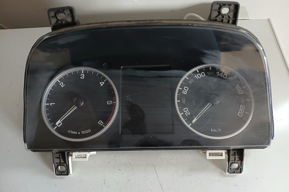 LAND ROVER DISCOVERY 4 LR4 LICZNIK AH22-10849-EG EUROPA