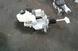 VW GOLF VIII LIFT POMPA HAMULCOWA SERWO 5WB614105BB