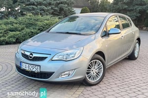 Opel Astra Hatchback 2011