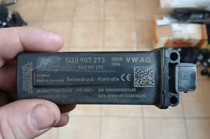 VW PASSAT B8 MODUŁ STEROWNIK CIŚNIENIA OPON 5Q0907273