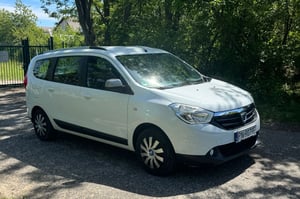 Dacia Lodgy Minivan 2015