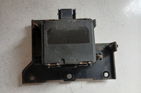KIA STONIC CZUJNIK RADAR H8956-50011