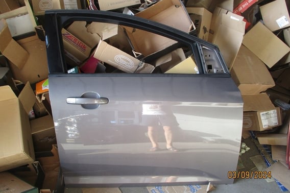 FORD FOCUS MK3 LIFT DRZWI PRZÓD PRAWE/LEWE VF