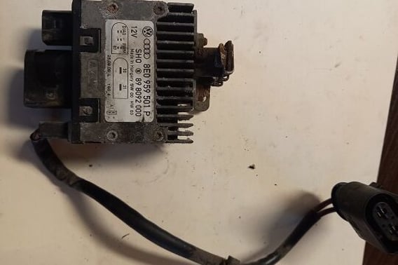 AUDI A4 B7 MODUŁ STEROWNIK WENTYLATORA 8E0959501P