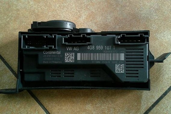 AUDI A7 S7 4G MODUŁ TYLNEJ KLAPY 4G8 959 107 J