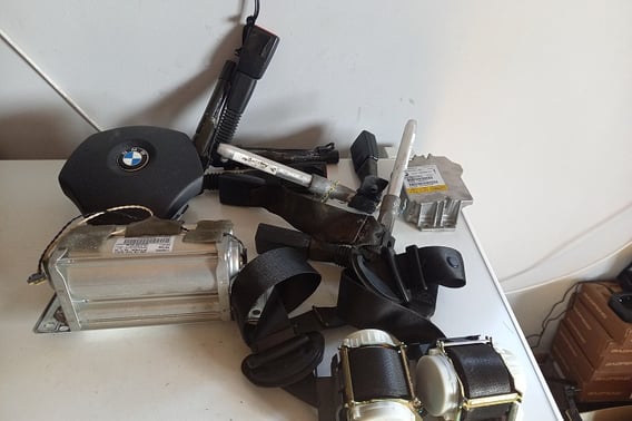 BMW E90 PODUSZKI PASY NAPINACZE SENSOR ZESTAW 6772865 UK
