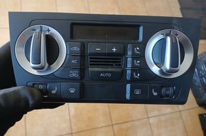 AUDI A3 S3 8P LIFT PANEL NAWIEWU I KLIMATYZACJI 8P0820043BH