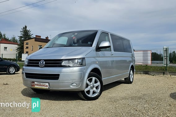 Volkswagen Caravelle Bus 2015