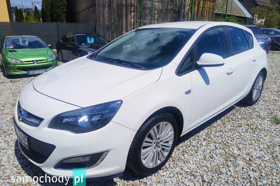 Opel Astra Hatchback 2013