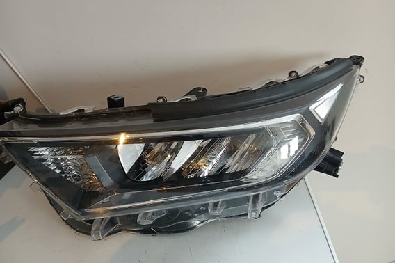 TOYOTA RAV 4 XA50 LAMPA PRZEDNIA LEWA LED EUROPA