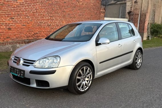 Volkswagen Golf Hatchback 2005