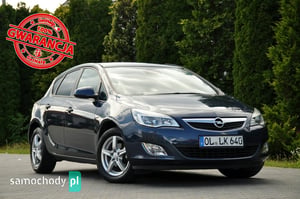 Opel Astra Hatchback 2011