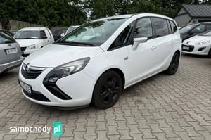 Opel Zafira Minivan 2016