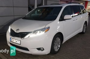 Toyota Sienna Minivan 2014