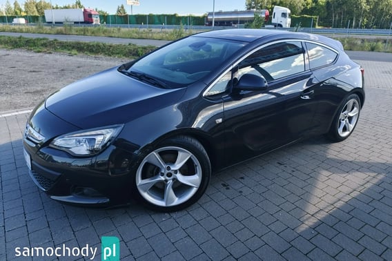 Opel Astra Hatchback 2012