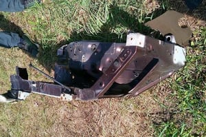 NISSAN NAVARA D23 PODŁUŻNICA FARTUCH PRAWY PRZÓD CAQ
