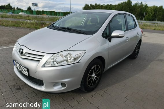 Toyota Auris Hatchback 2013