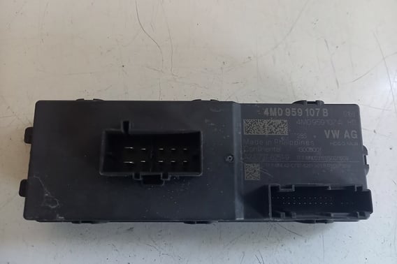 AUDI A4 B9 MODUŁ STEROWNIK KLAPY 4M0959107B