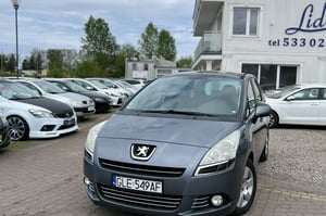 Peugeot 5008 Minivan 2012