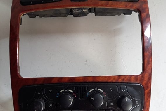 MERCEDES W203 PANEL NAWIEWU I KLIMATYZACJI RAMKA 2038300785