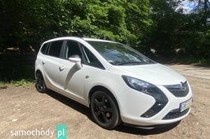 Opel Zafira Minivan 2012