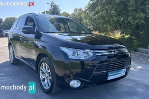 Mitsubishi Outlander SUV 2014