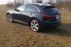 Infiniti FX SUV 2012