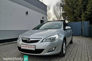 Opel Astra Hatchback 2012