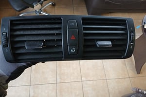 BMW 1 E87 KRATKI ŚRODKOWE KONSOLI 7059189-12