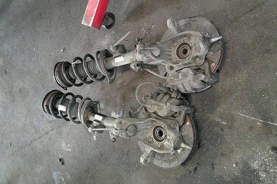 JEEP CHEROKEE KL 2,2CRD MACPHERSON AMORTYZATOR PIASTA PRZÓD PRAWA/LEWA