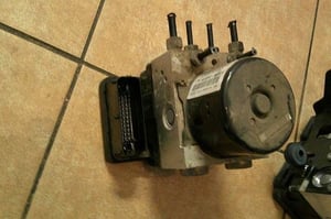 OPEL ASTRA J IV POMPA ABS 13332613