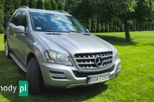 Mercedes-Benz ML-Klasa Hatchback 2011