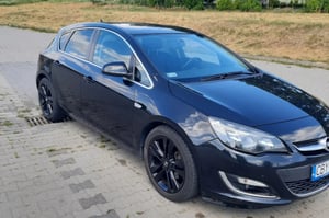 Opel Astra Hatchback 2013